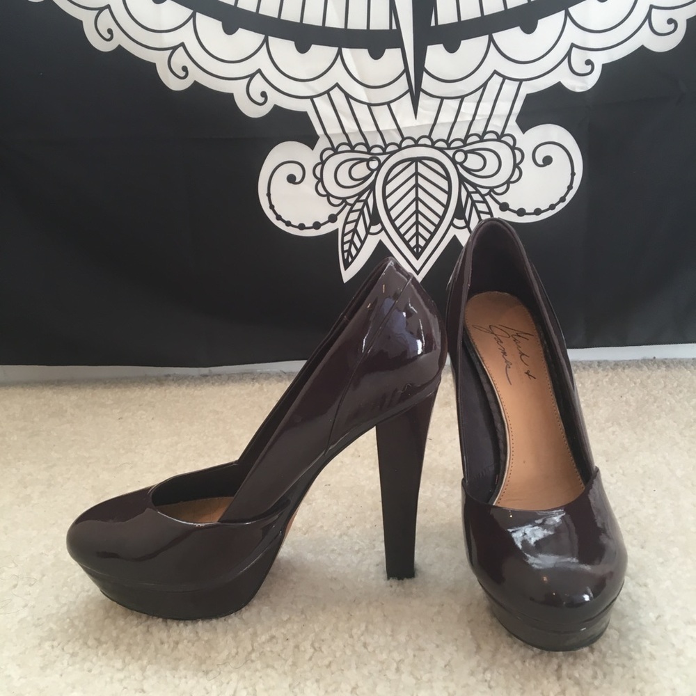 Classy Badgley Mischka heels!